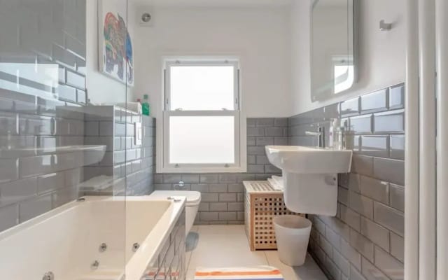 Stylish 2 Bedroom Apartment in London