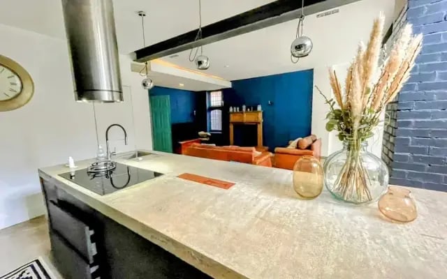 Remarkable 7-bed House in London