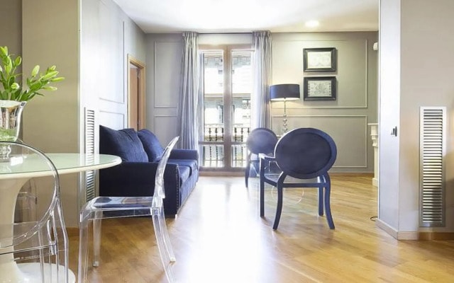 Splendom Suites