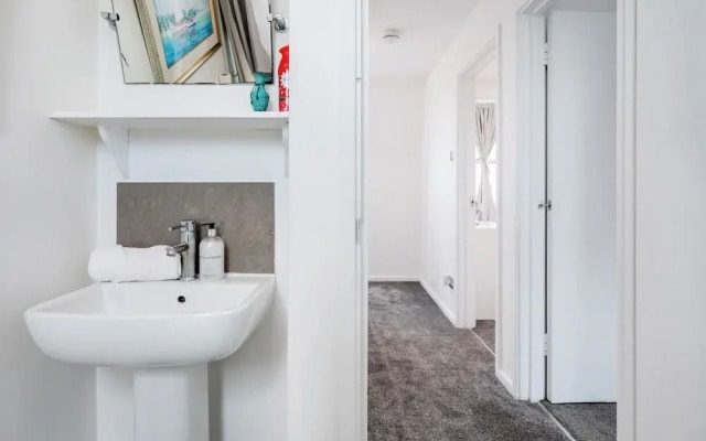 Spacious London stay -3 Bedroom property