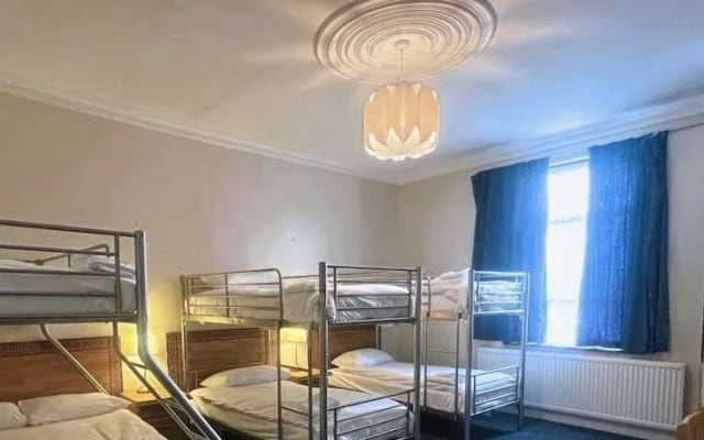 Helen's Hotel