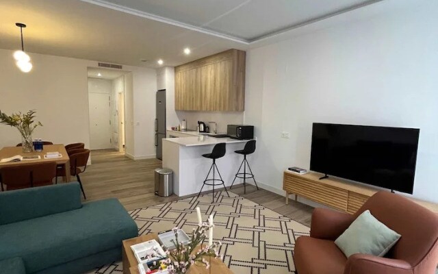w Impressive 3BR w Sunny Terrace in Chueca