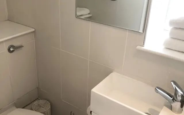 Victoria Station Apartment