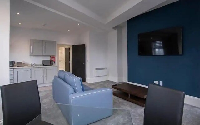 Cavern Quarter Apts - 31 North John St