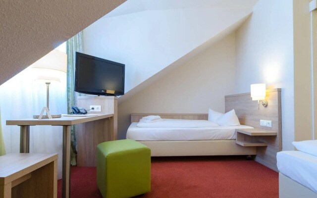 Garden Hotel