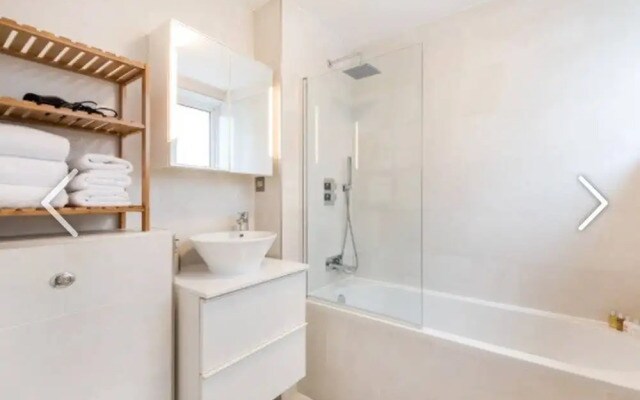 Luxury Serviced Apartment In Hyde Park, London
