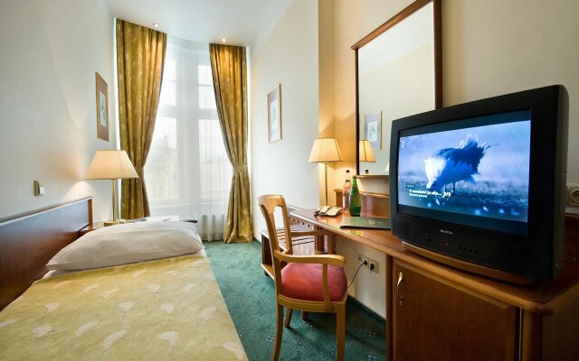 EA Hotel Rokoko