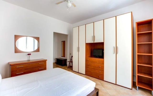 Large and Bright Flat in a Great Area