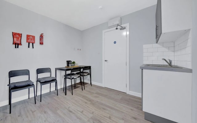 Lovely 1-bed Studio in West Drayton