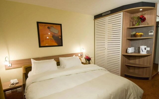Suite Home - Canal Suites(Paris La Villette)
