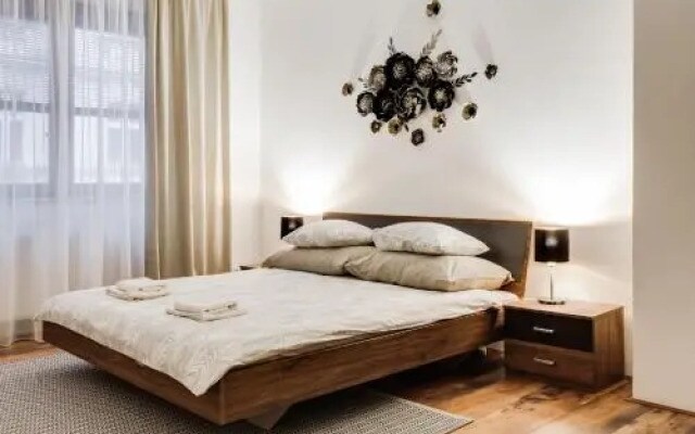 AMAVI Kozi Apartment