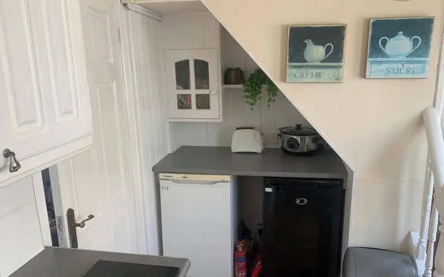 By the Sea, Sleeps 4-6, Private Patio, Nearbeach, Seasideretreat, Train to Liverpool or Chester is a hop Skip and a Jump Away