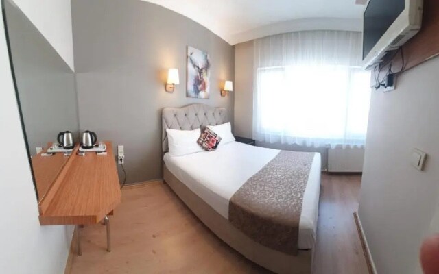 Taksi̇m Li̇fe House