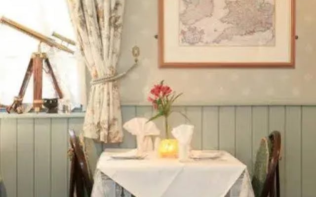 Lincoln House Hotel - Guest Accommodation