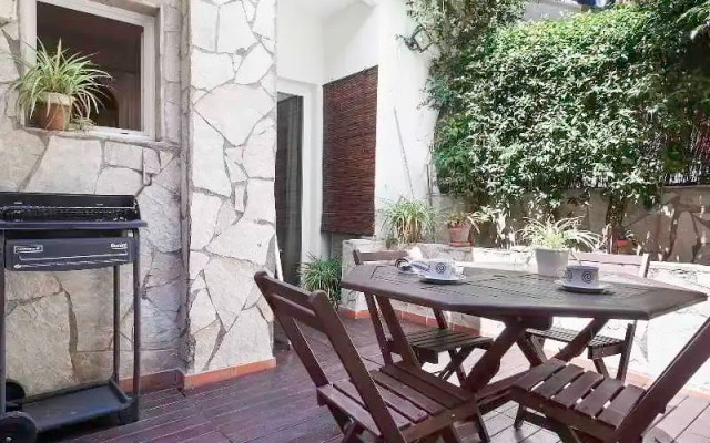 Home Around Gracia Apartments