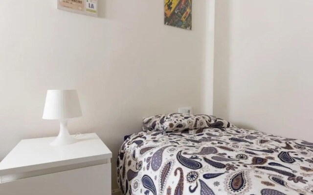 Nice Flat -200m Center-2 Baths- 3 Bedrooms 5Pers
