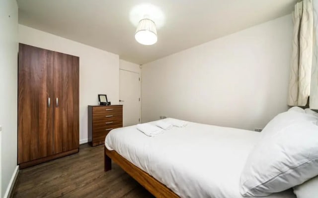 2 Bed Apartment Near Mark Street Gardens