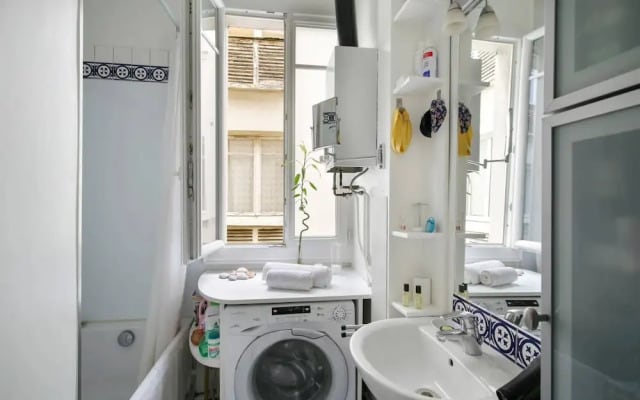 Comfortable Parisian Home 2mins From Metro Line 7