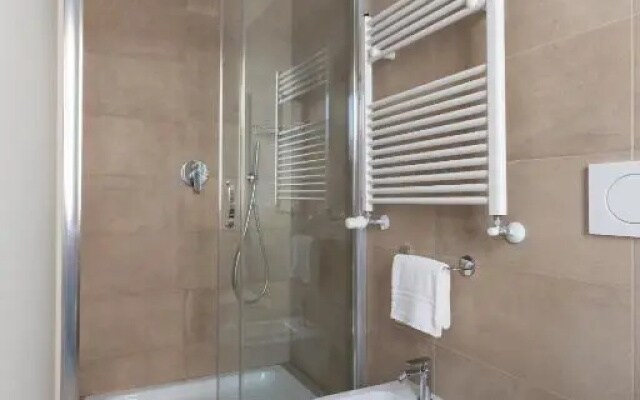 Top Floor Apt with Rooftop Terrace near St. Peter