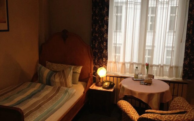 Hotel Pension Columbus am Kurfürstendamm