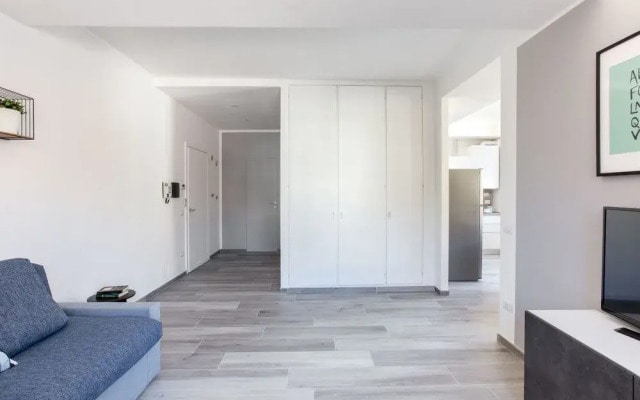 Colourful and Bright Flat Near Vatican
