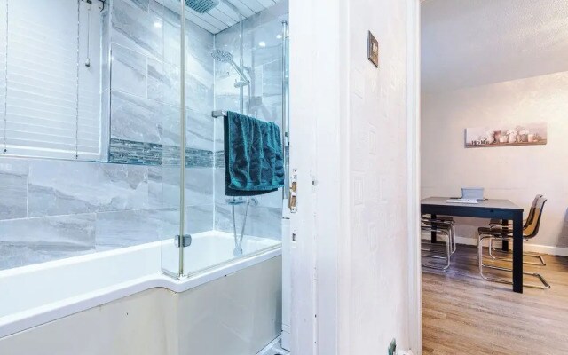 Modern 3-Bed - Near Etihad & City Centre