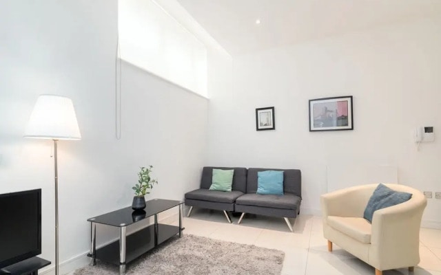 Modern 1BR Home in Kings Cross! 3 Guests