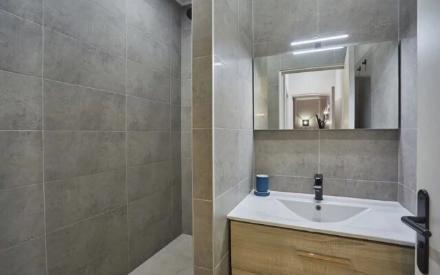 Apartment Located in the Center of Paris