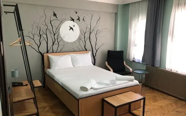 Yolohostel