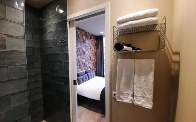 RoomWest