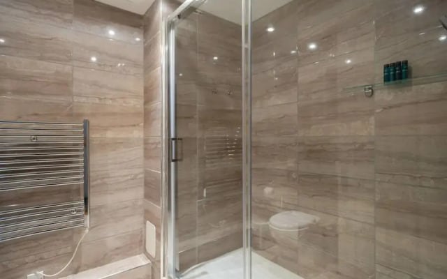Modern 1 Bed, up to 4 Guests, Tower Bridge