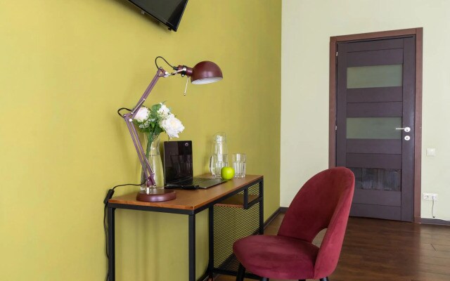 Open Home On Nevsky Prospekt 81