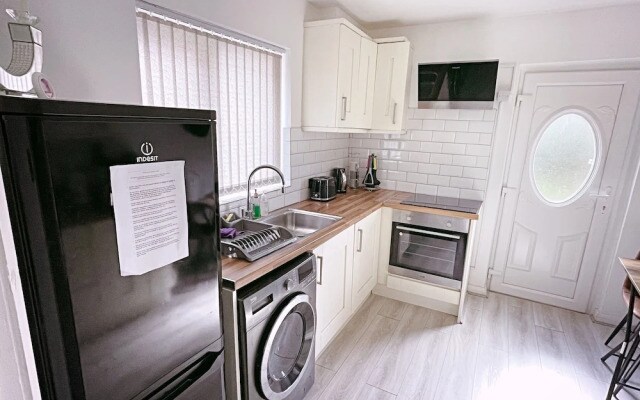 The Serene Stays Sleeps 6 With Garden