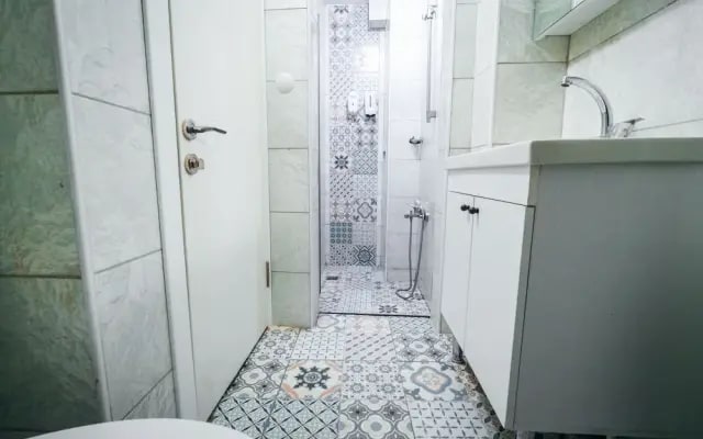 Evin Suit Hotel