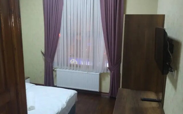 Lorin Otel