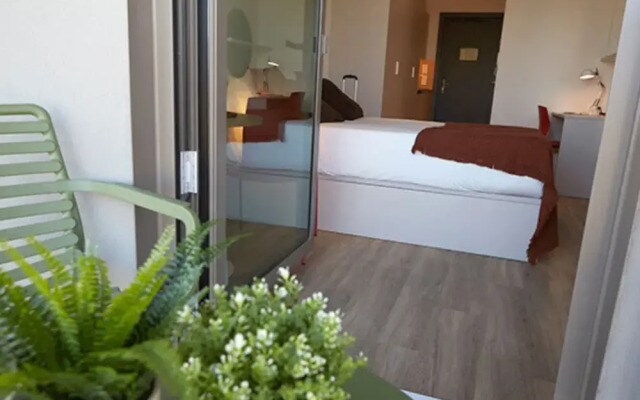 Aparto Diagonal Suites
