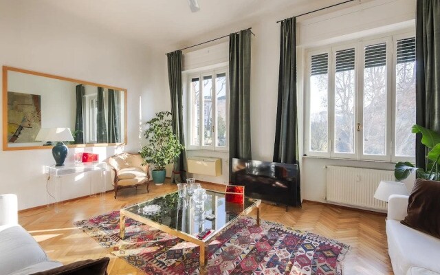Popolo Square Luxury Two Bedroom Apartment