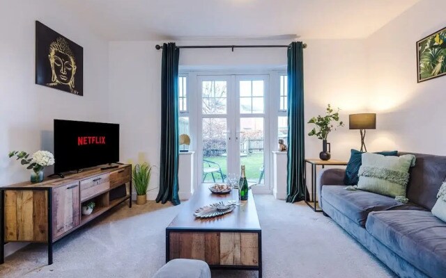 Modern House Ideal for Contractors Sleeps 8