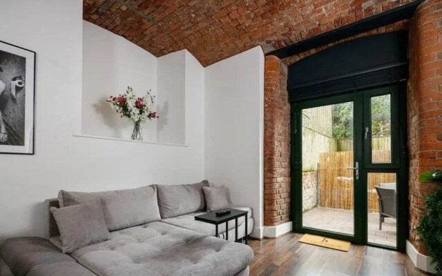 Manchester Warehouse Apartment by Jacksonheim Residences