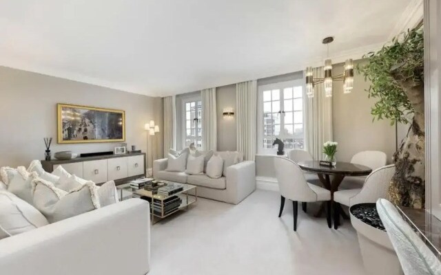 Chelsea Manor Apartment Retreat With 2 Bedrooms