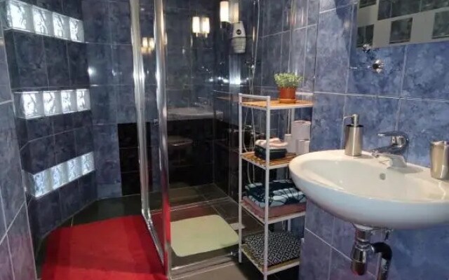Jordaan Canal View Apartment