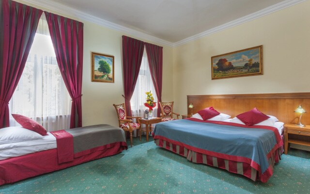 Green Garden Hotel
