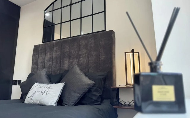 Luxury Flat in Uxbridge