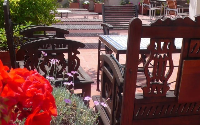 Avenida Apartments Pintor 4