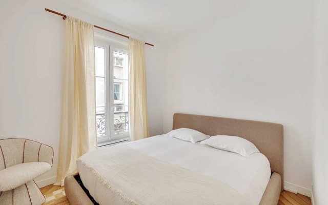 Modern Flat - 6P- Voltaire