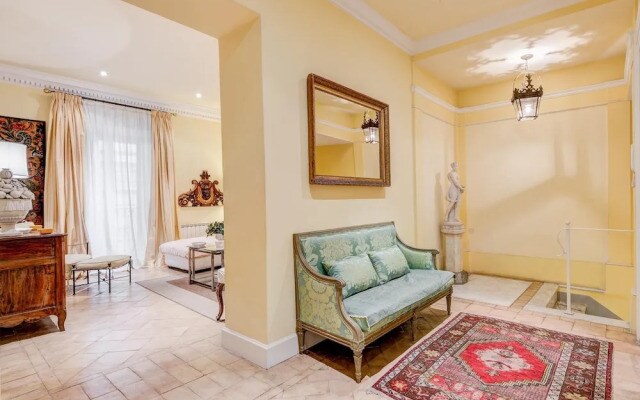 RSH Augustus Luxury Apartment