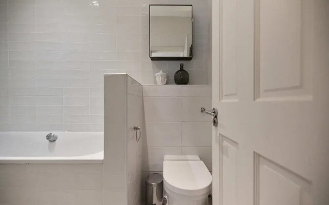 Kensington Garden Flat with Office