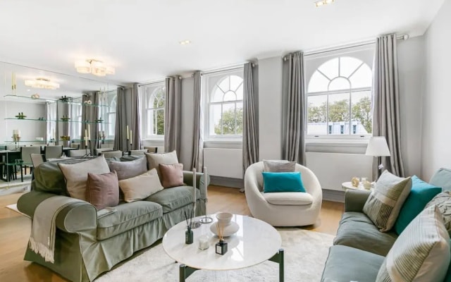 Knightsbridge Home Views Over Hyde Park