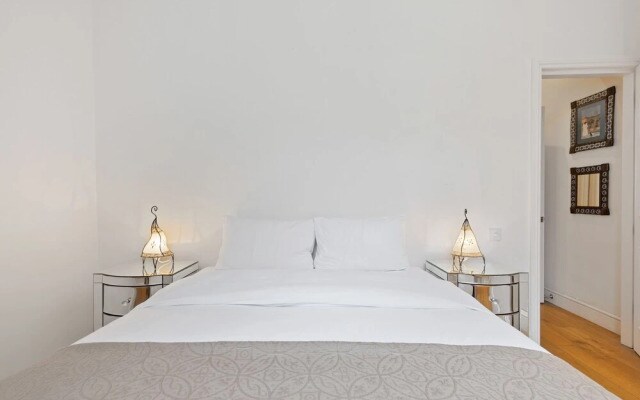 JOIVY Elegant 1-Bed Flat In Bayswater