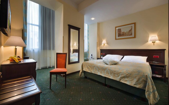 EA Hotel Downtown